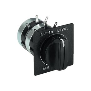 H�JTTALERREGULERING m. KNAP 15W-8 OHM STEREO