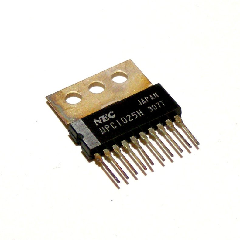 UPC1025H IC NF-E 17V/2.5A/4.8W(13V/4 OHM) SIL10