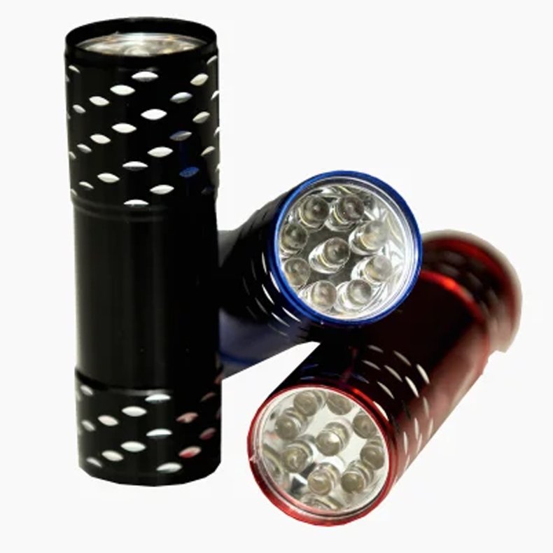 LED LYGTE MED 9 LED  INCL. BATTERI